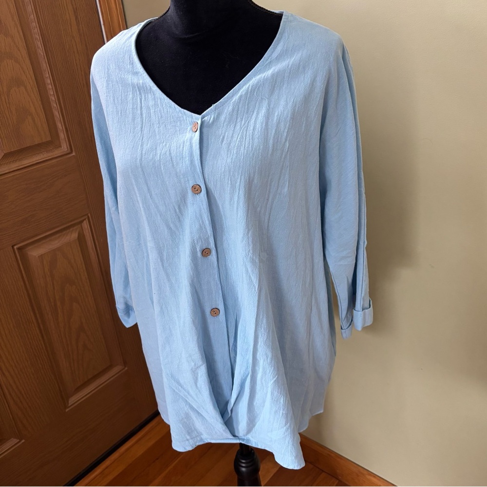 🦋 Breezy Cotton Rich Top with 3/4 Sleeves 🦋 - Picture 2 of 11